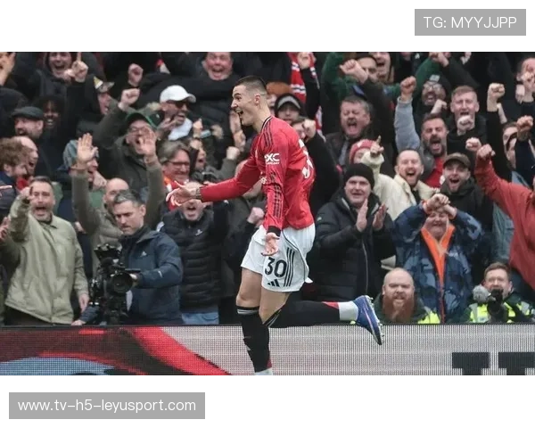 曼联稳步前行，卡里克的执教风格备受认可